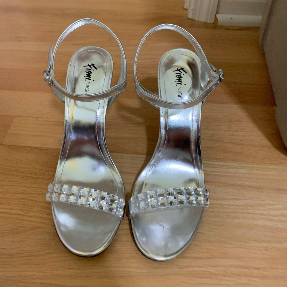 FIONI Clothing Silver Metallic Crystal Strap Heels - Picture 2 of 5